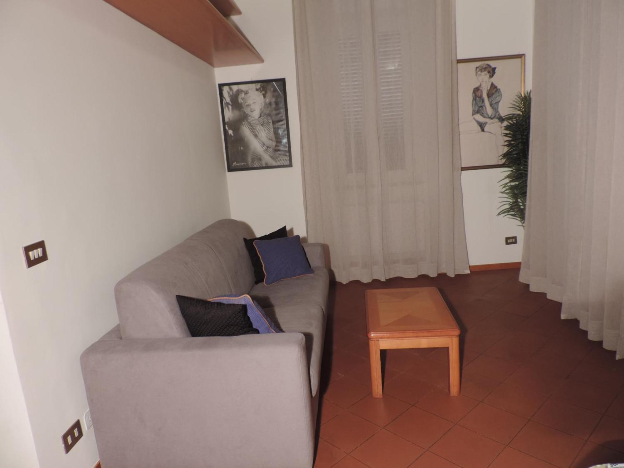 Simple Life In * Rome